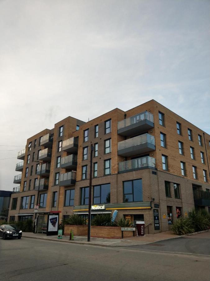 Apartment Newly Built Luxury 2 Bed Apartment!!! London