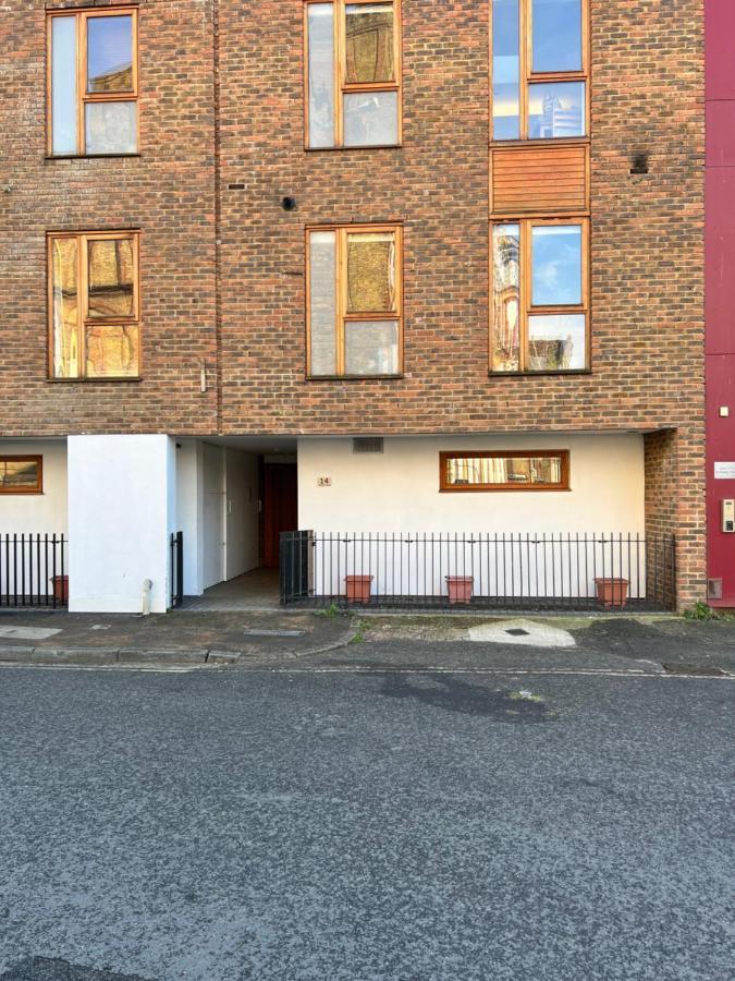 Lovely 1 Bedroom In South East * Londen