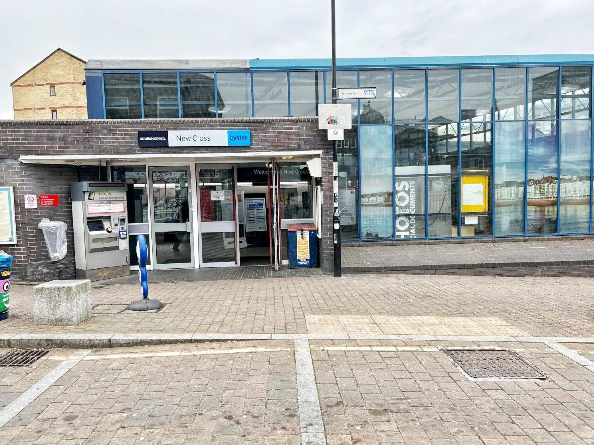Lovely 1 Bedroom In South East * Londen