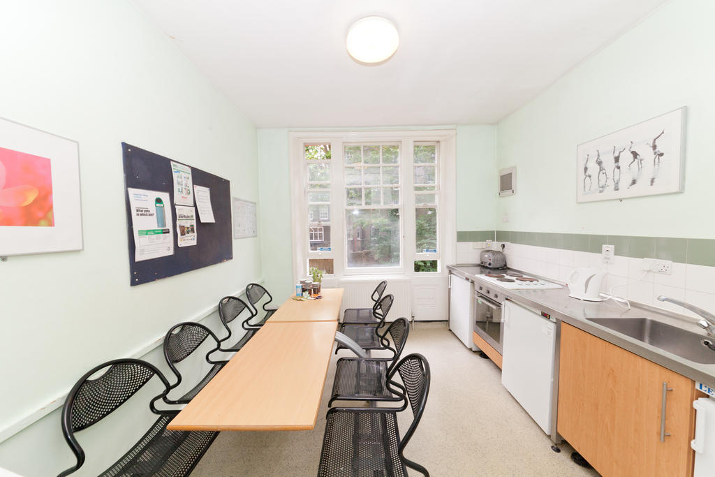 Hostel Evelyn Gardens