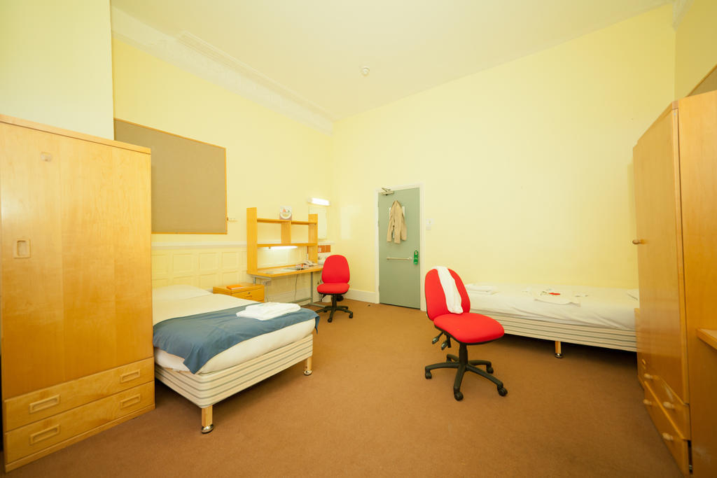 Evelyn Gardens Hostel