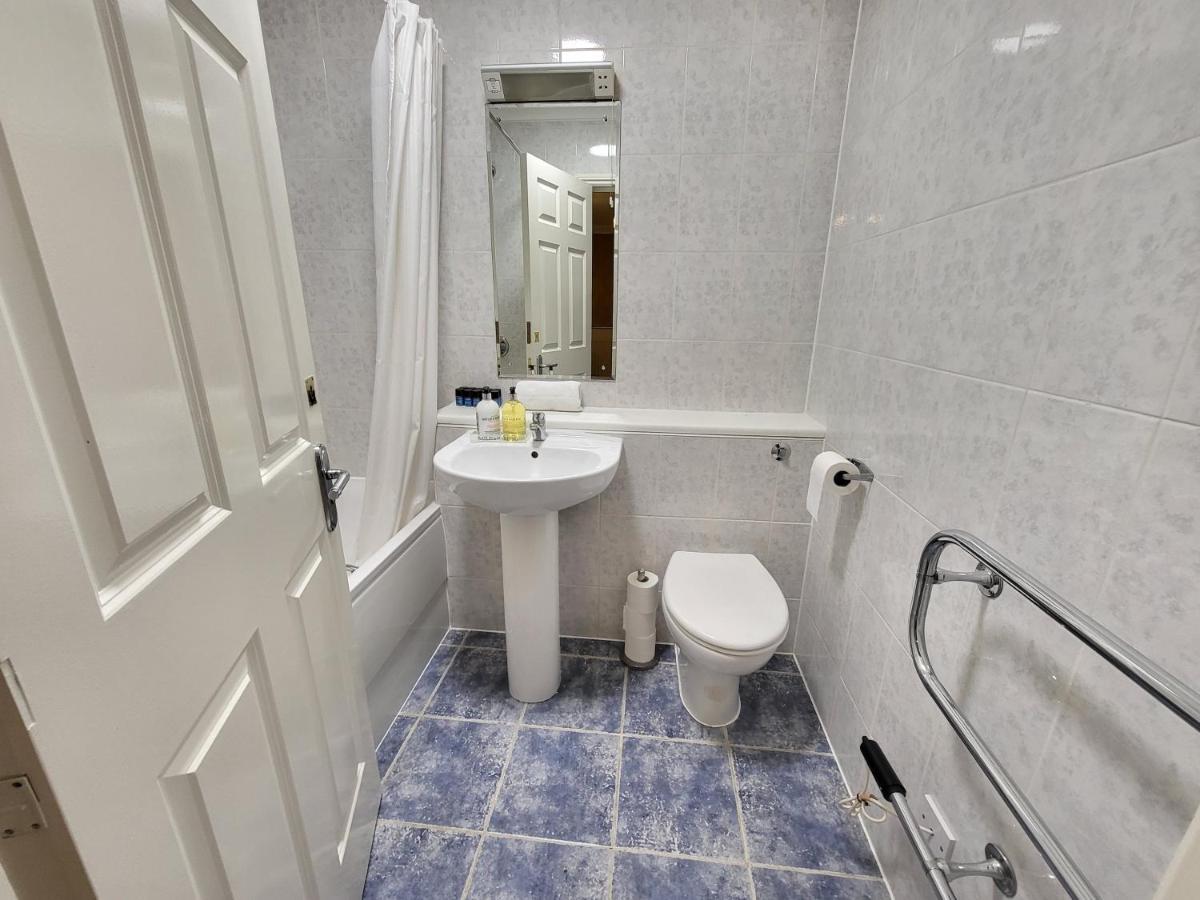 Garland Stylish 2 Bedroom A Minute Walk From Station * Londres