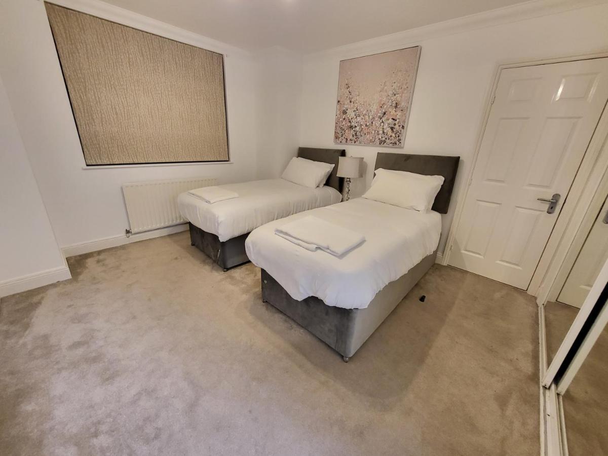Garland Stylish 2 Bedroom A Minute Walk From Station * Londres