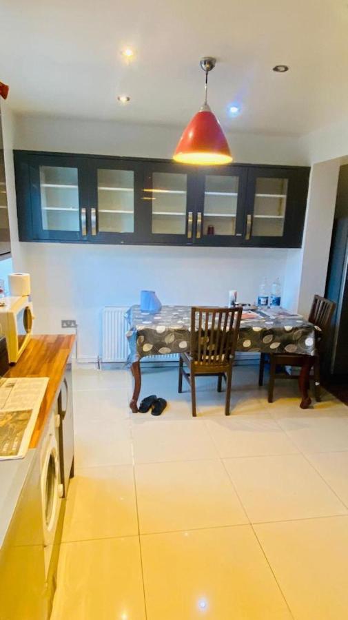 Double Room London Wembley For Rent Londen