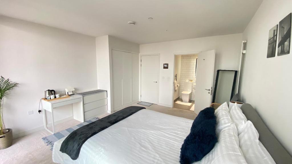 Privatunterkunft Spacious Modern Ensuite Bedroom Airport London