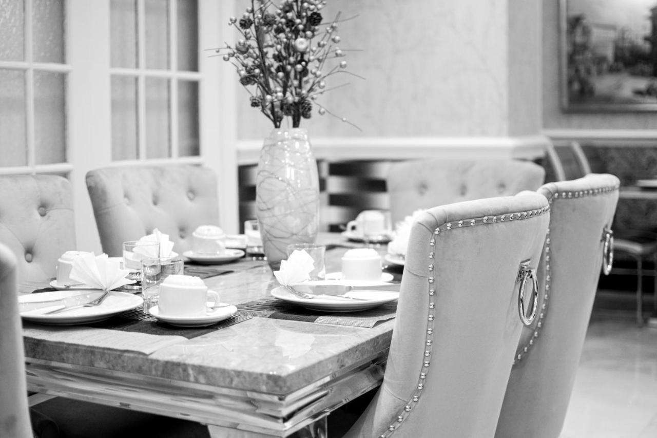 Pembridge Palace Hotell 3*