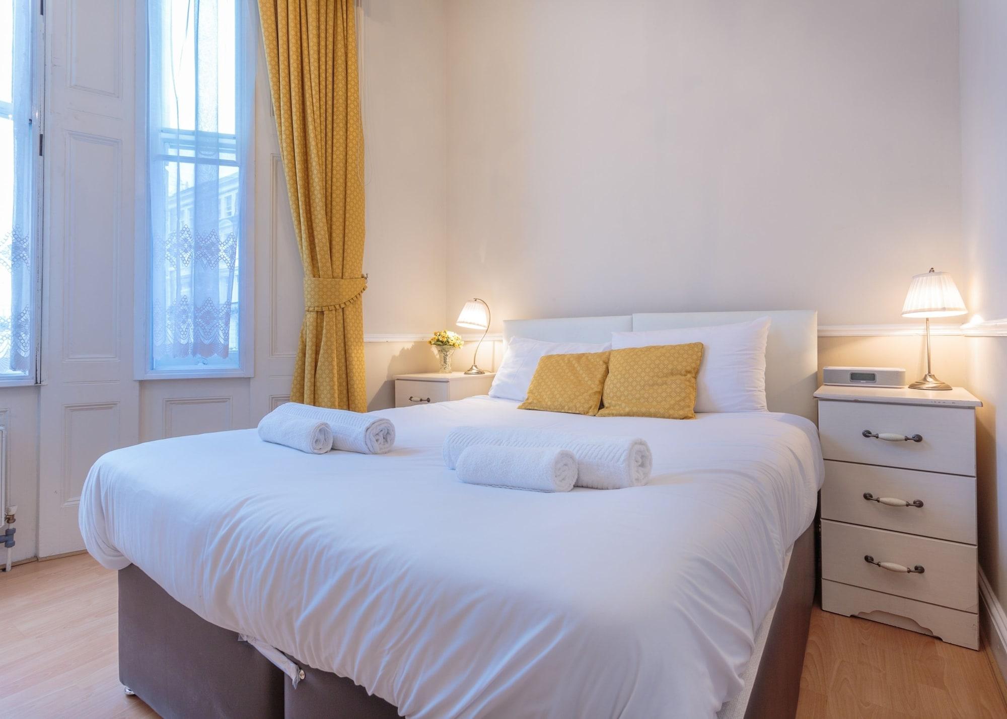 Apartment Castletown House London