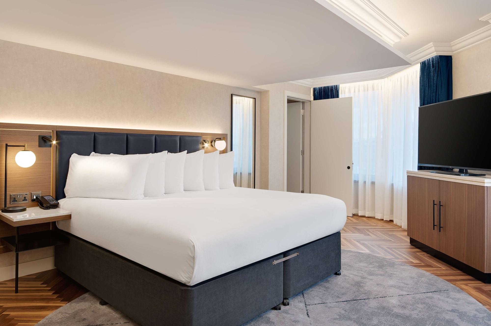 Hilton Metropole Hotel 4*