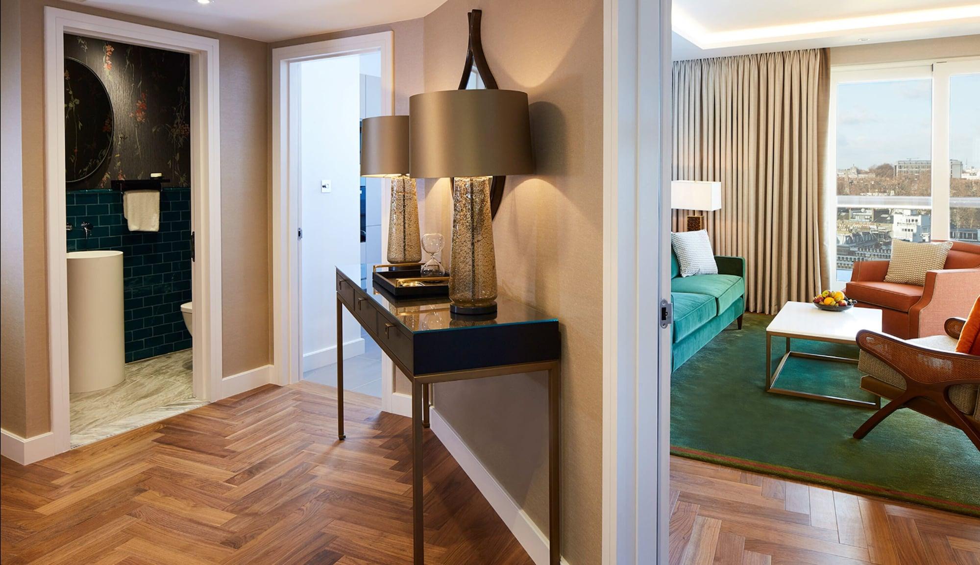 Cheval Gloucester Park At Kensington 5*