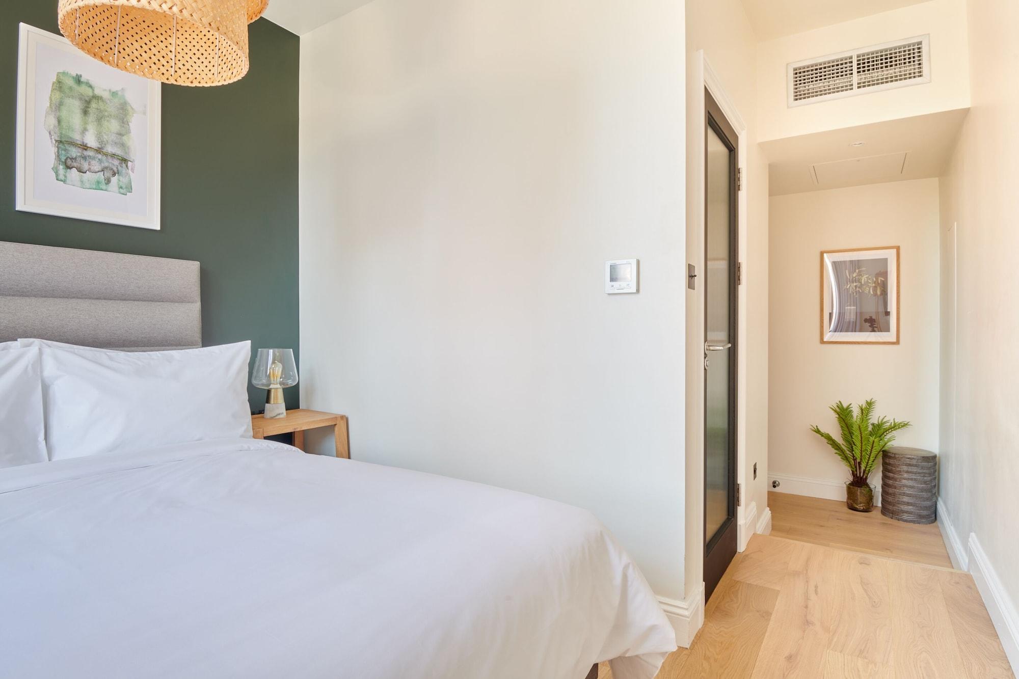 Sonder Chelsea 4*