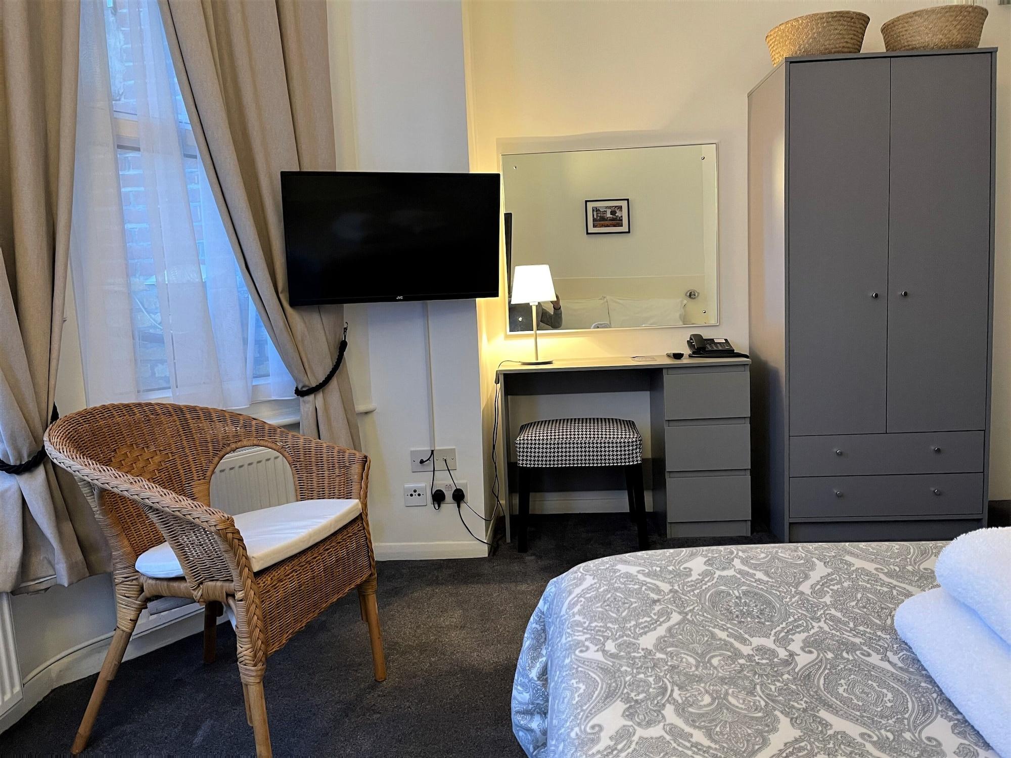 The Gateway Hotel 3*