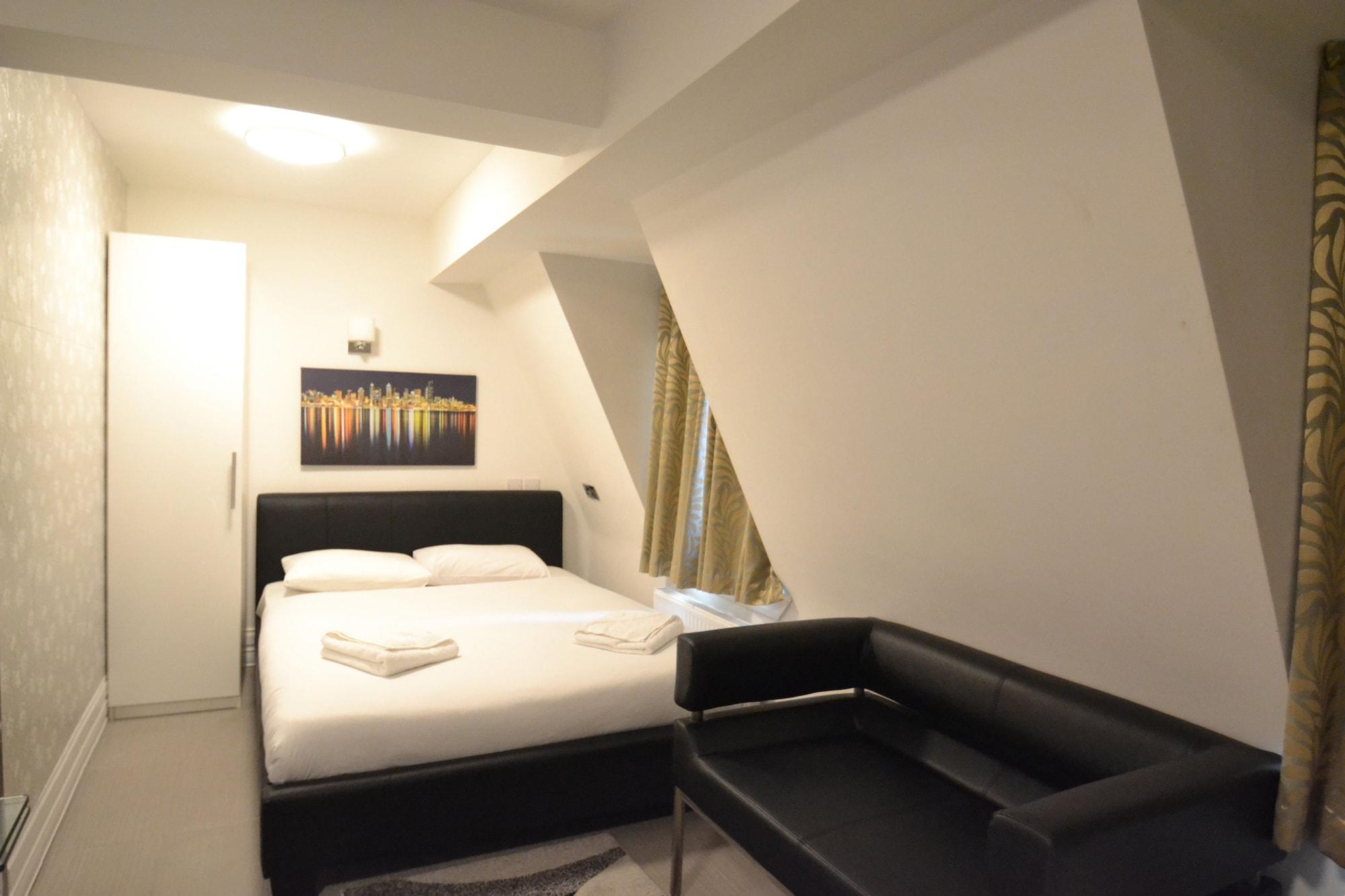 Paddington Apartment *