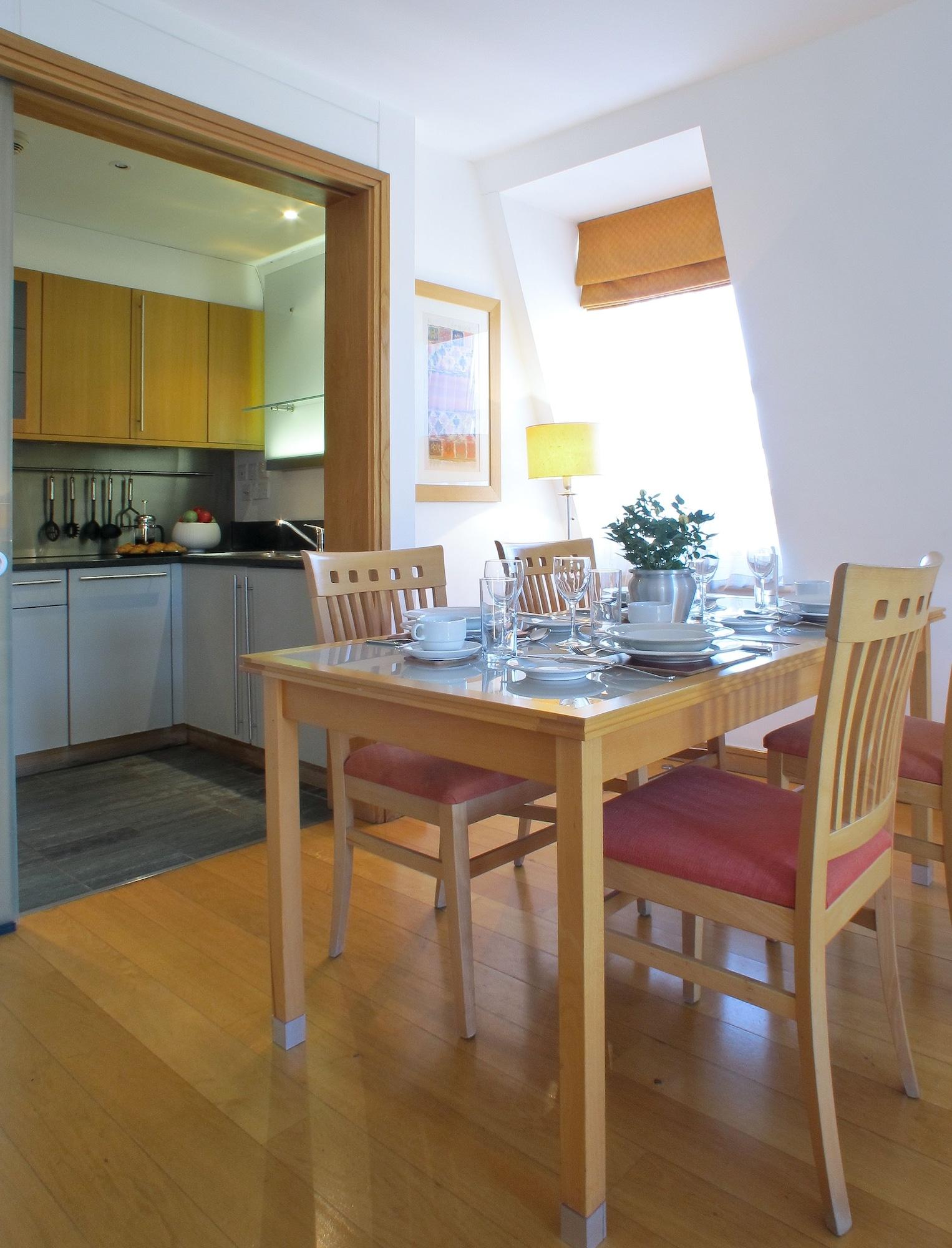 The Kings Wardrobe Serviced By Bridgestreet Apartment *