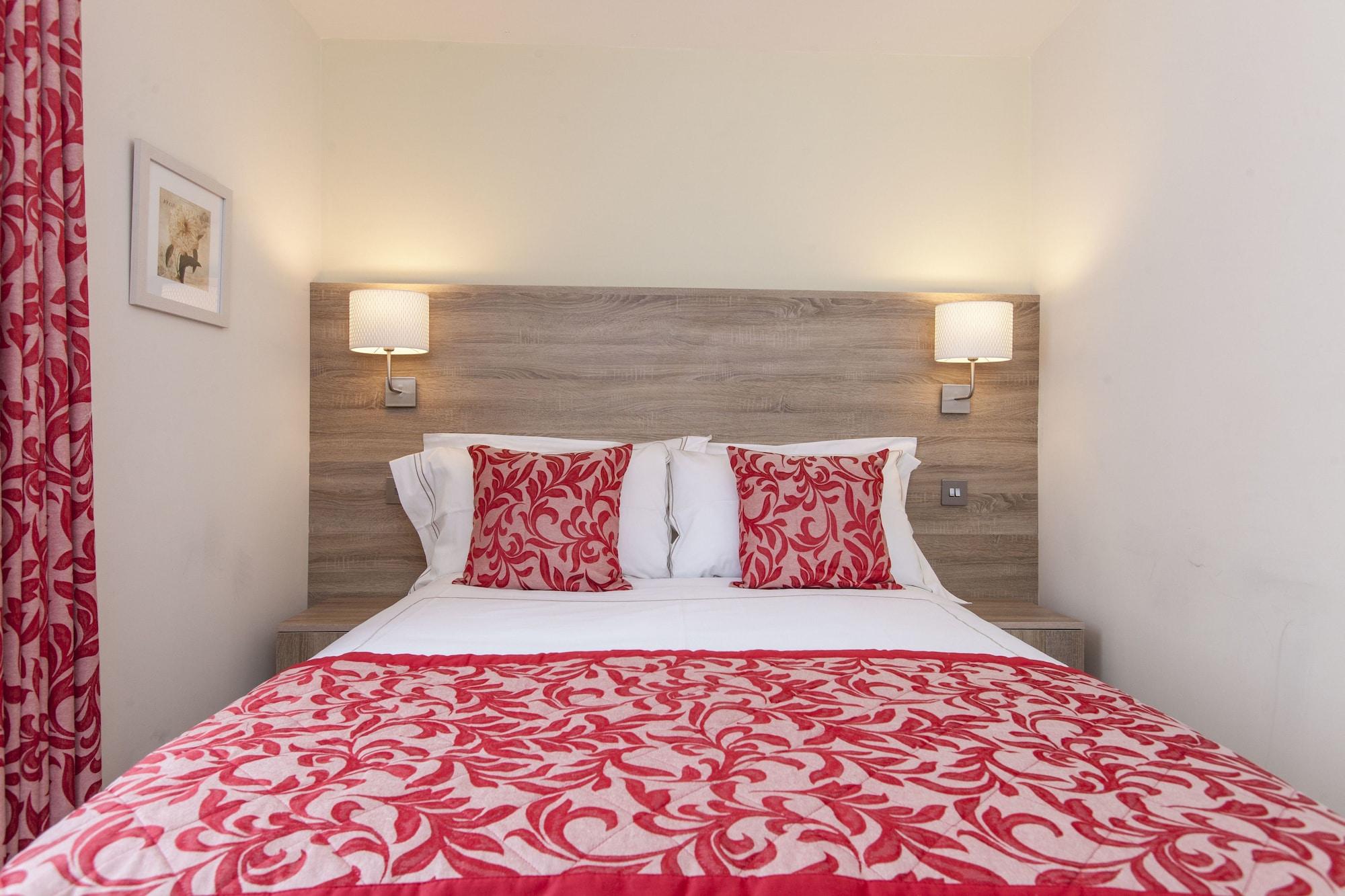 Shepherds Bush 4*