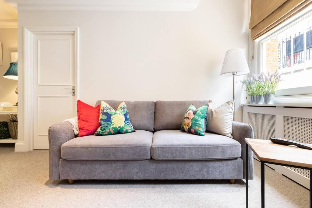Spacious One Bedroom Flat By South Kensington 3 Month Minimum *