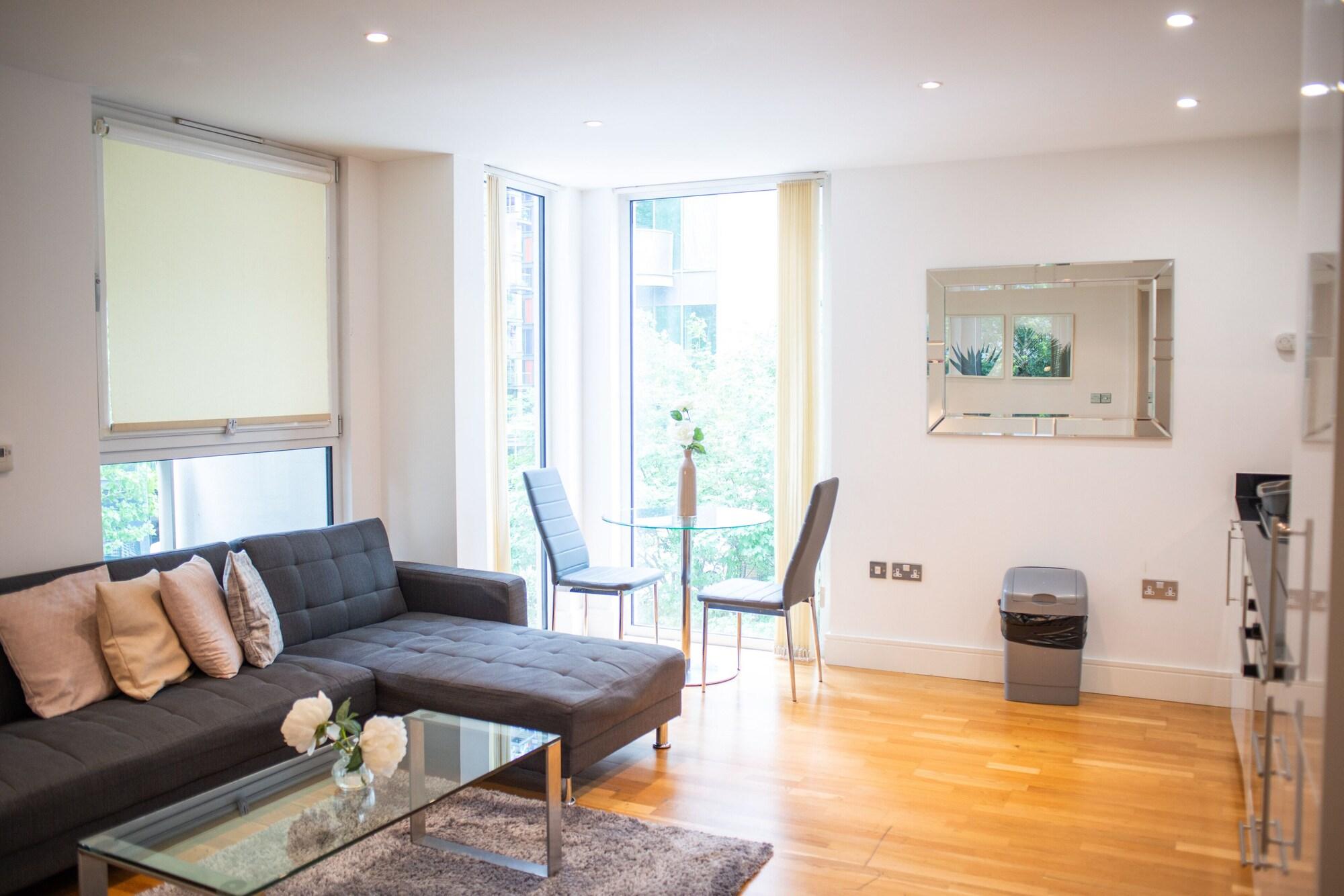 Apartment Lanterns Way At Canary Wharf By Mysquare *