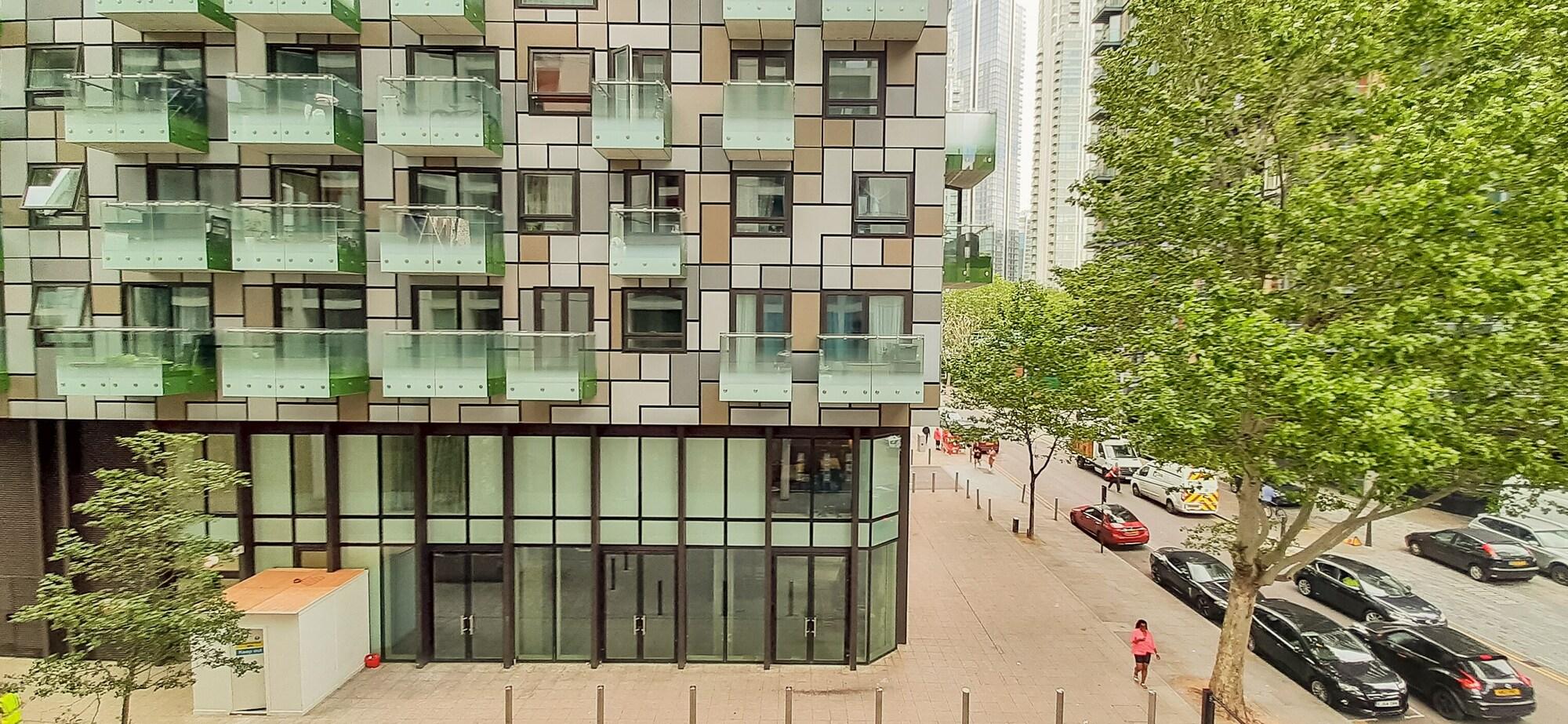 Apartment Lanterns Way At Canary Wharf By Mysquare