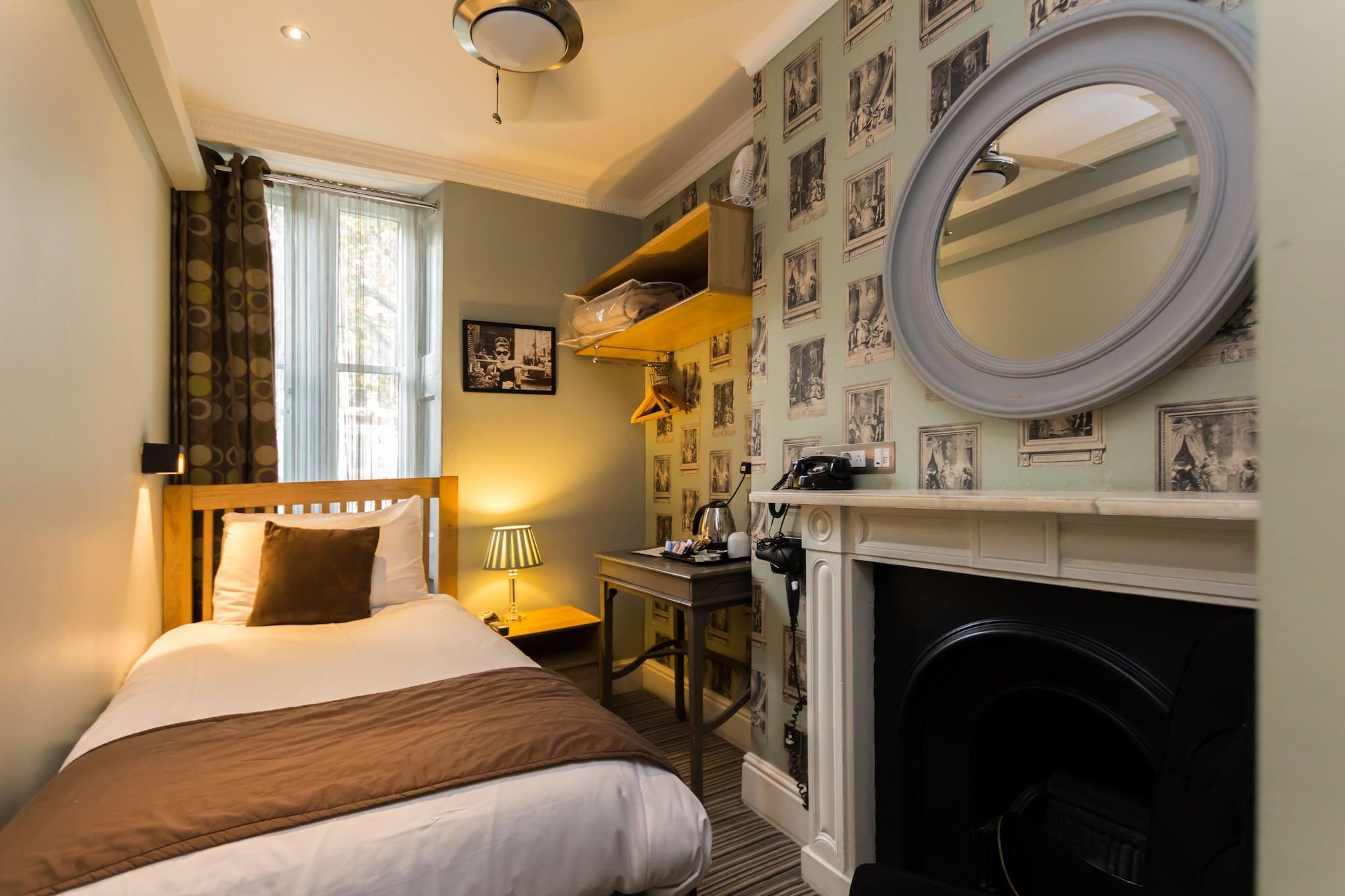 Hotel Arosfa By Compass Hospitality 3*