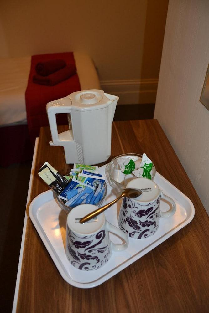 Abbey Bed & Breakfast 2*