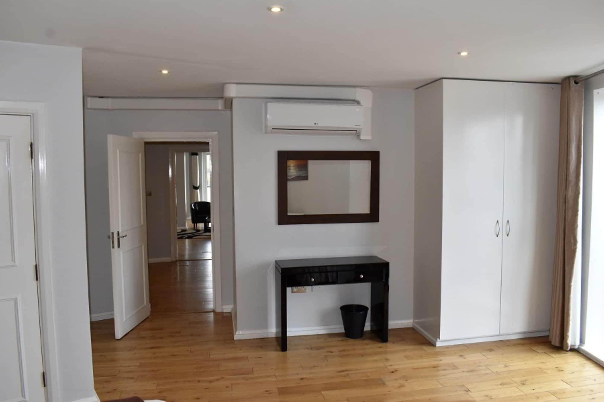 Apartment Lr - Battersea Park London