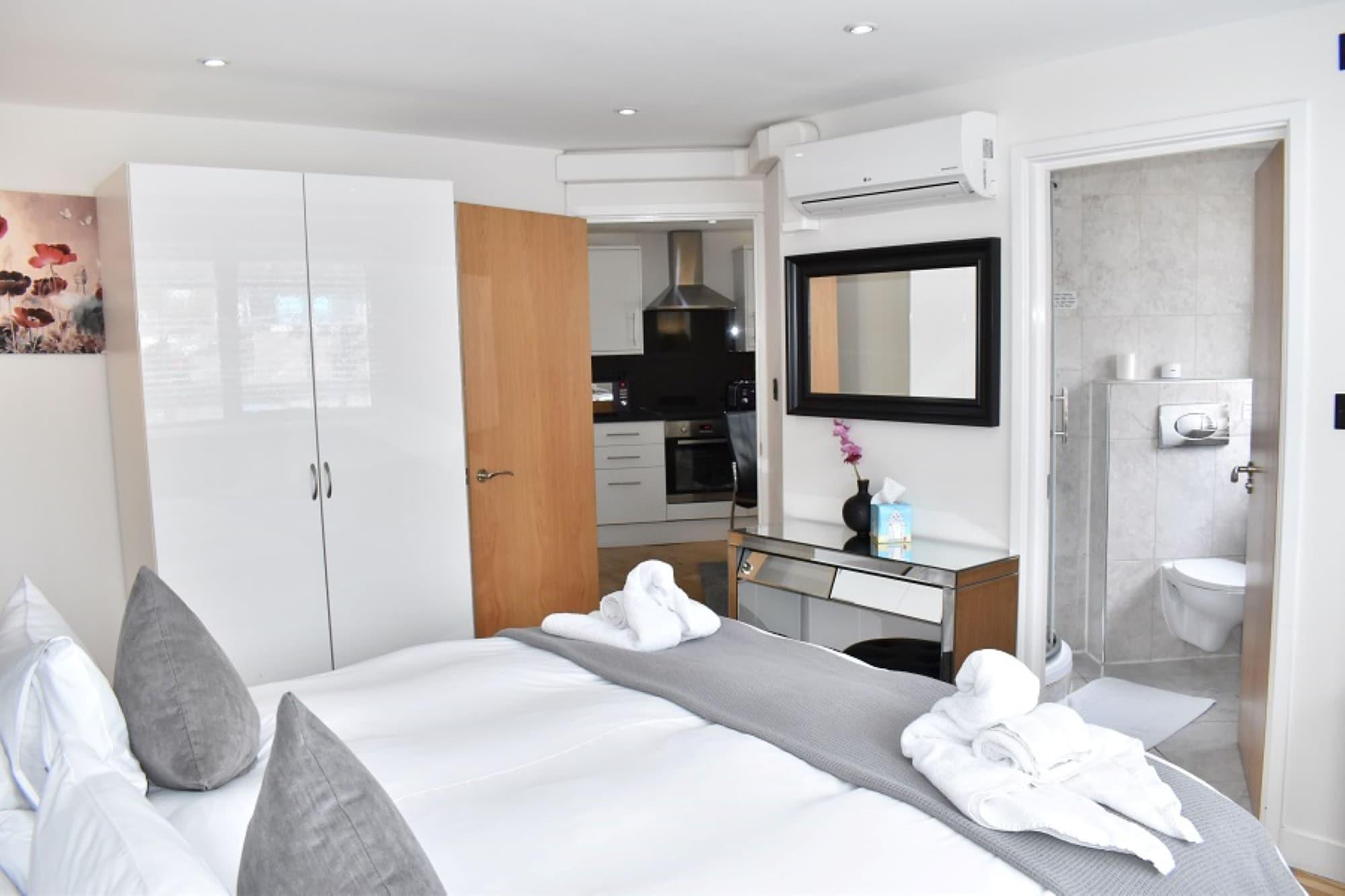 Lr - Battersea Park Apartment