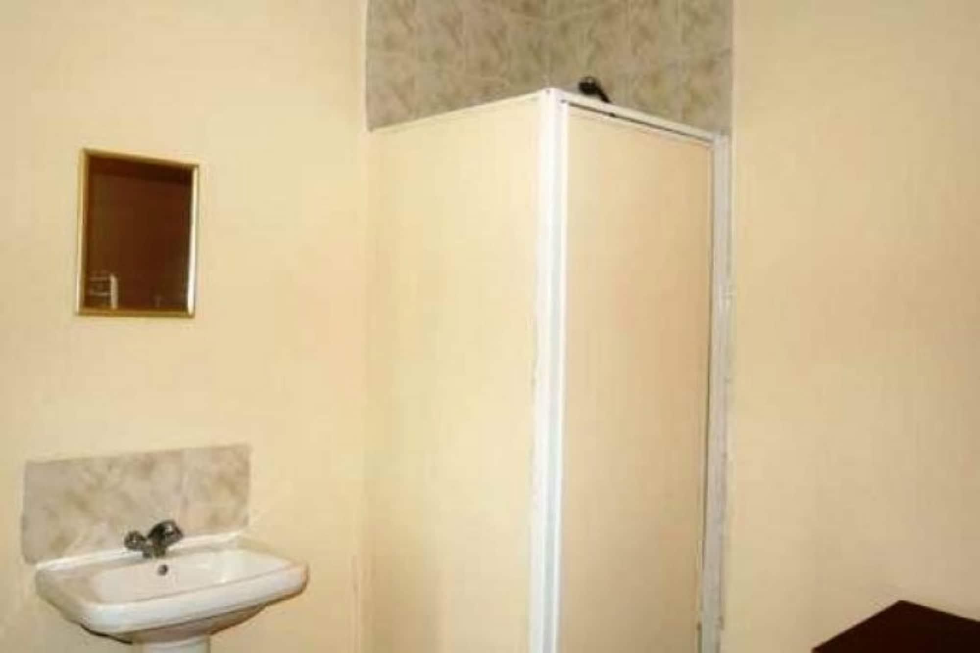 Kensal Backpackers * London
