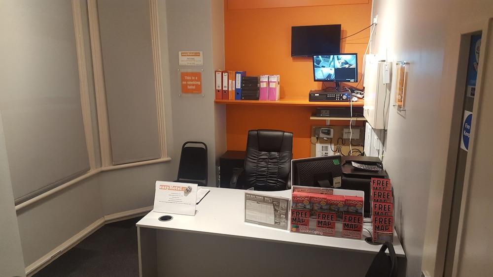 Easyhotel South Kensington 2* London