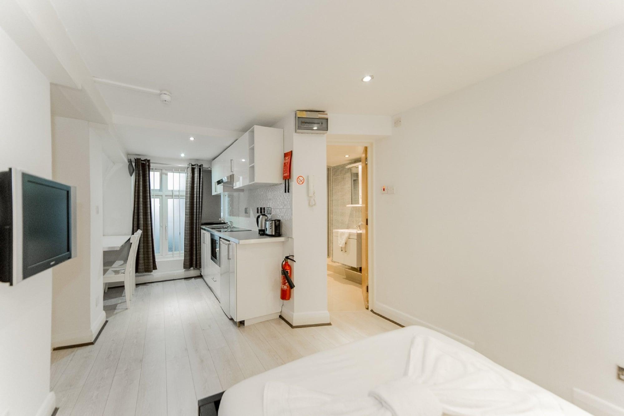Imperial Court Studios Hotel