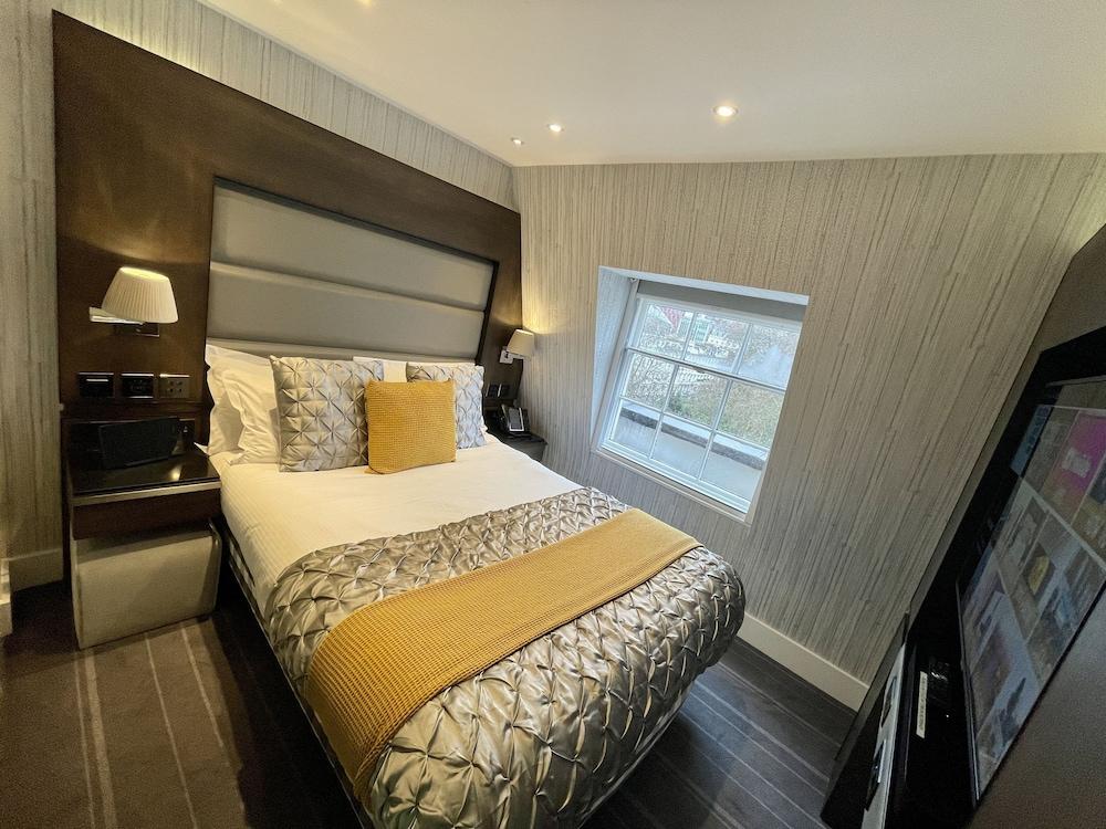 Eccleston Square 4*