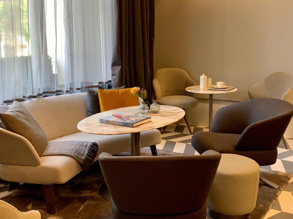 Hotel Eccleston Square
