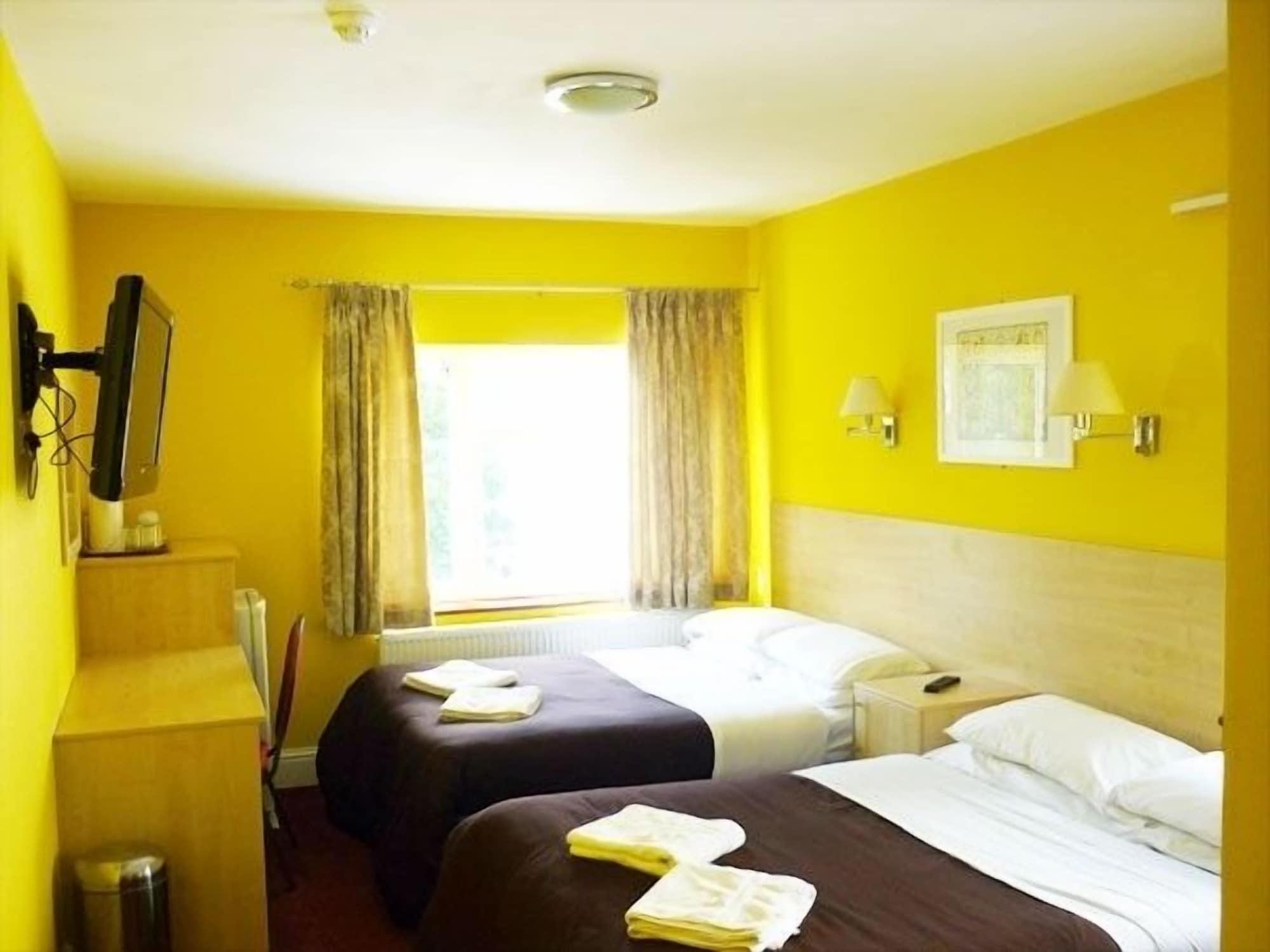 Acton Town Hotell 2*
