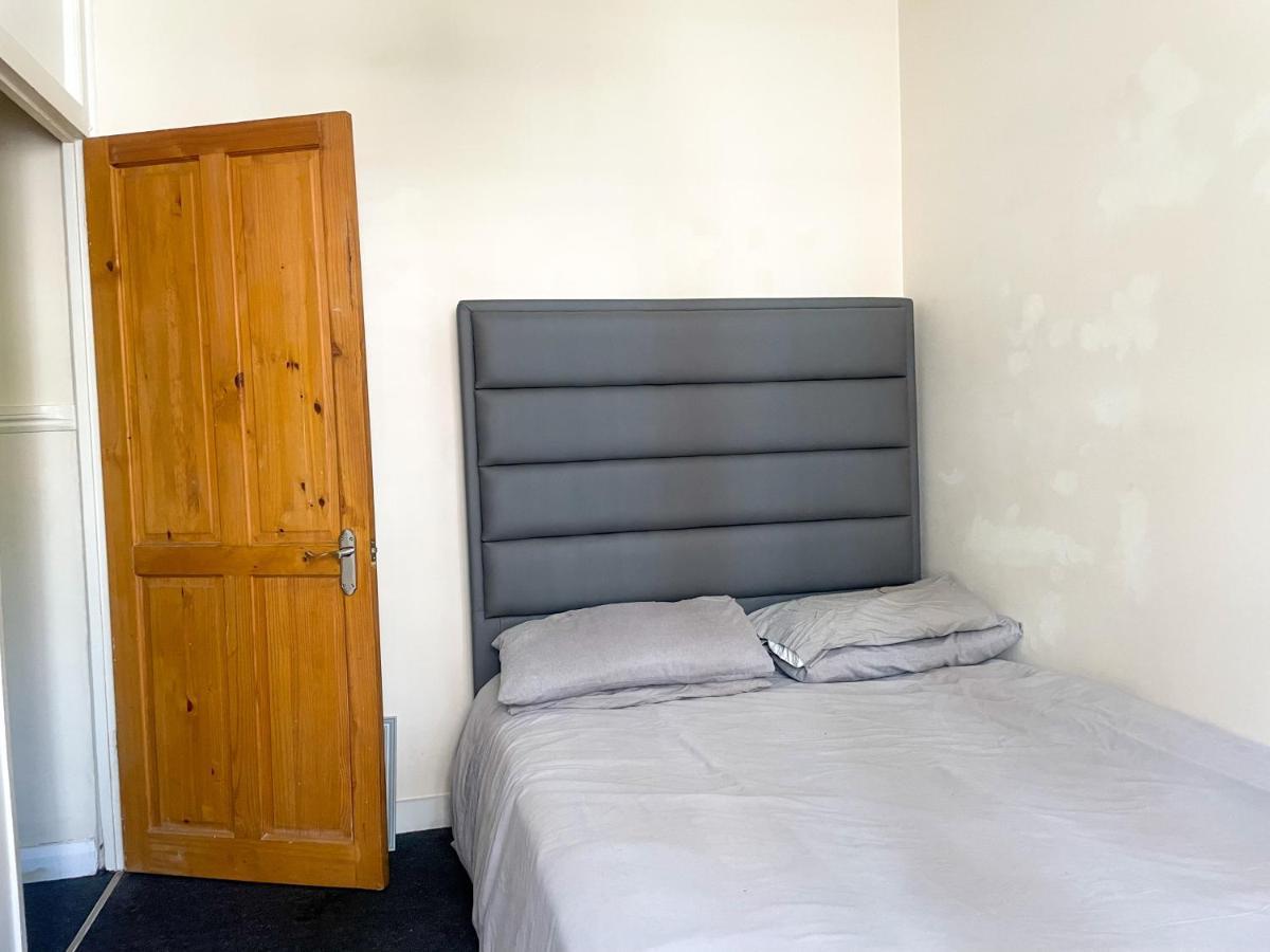 Flat 76 Felbridge House Leilighet