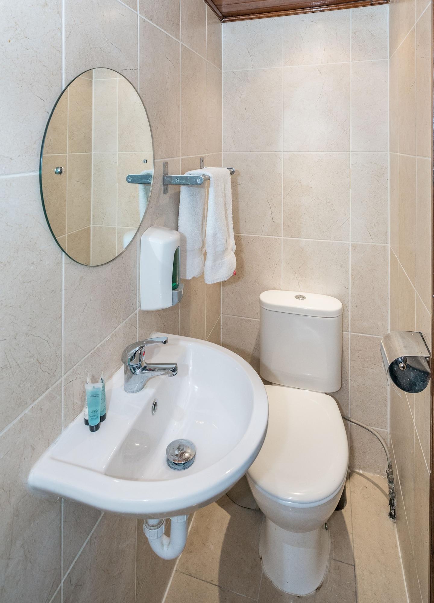 Oyo Abbey Hotel 3*