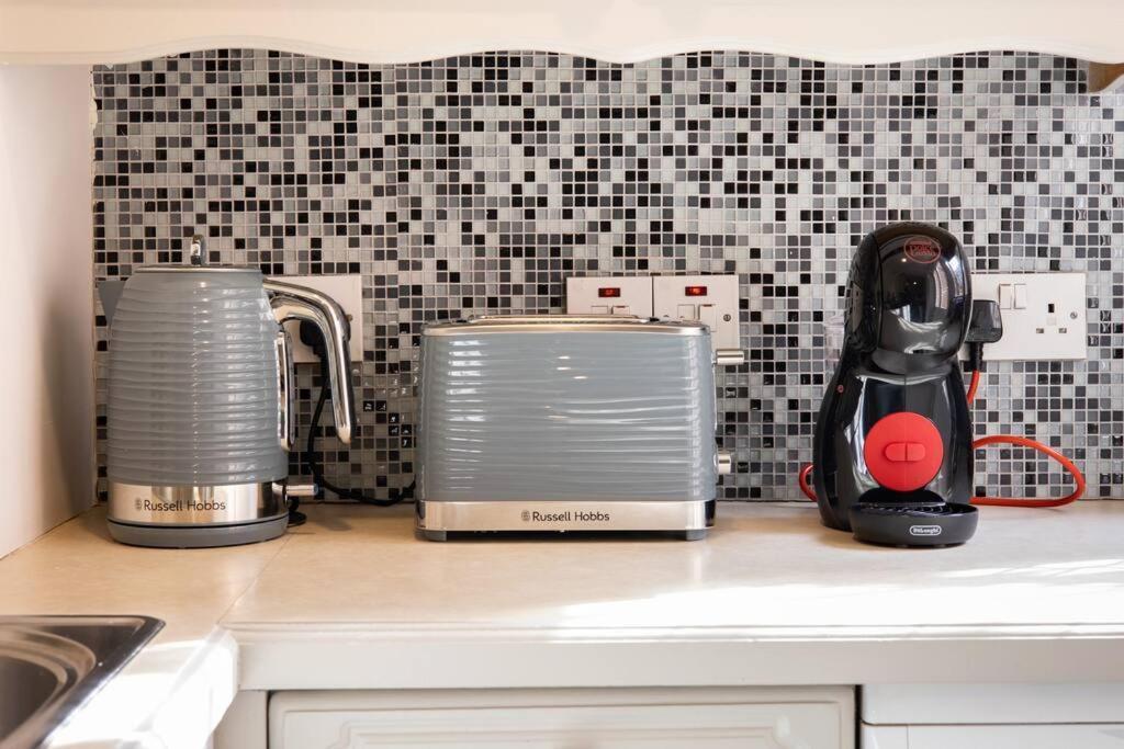 Spacious One Bedroom Flat By South Kensington 3 Month Minimum London