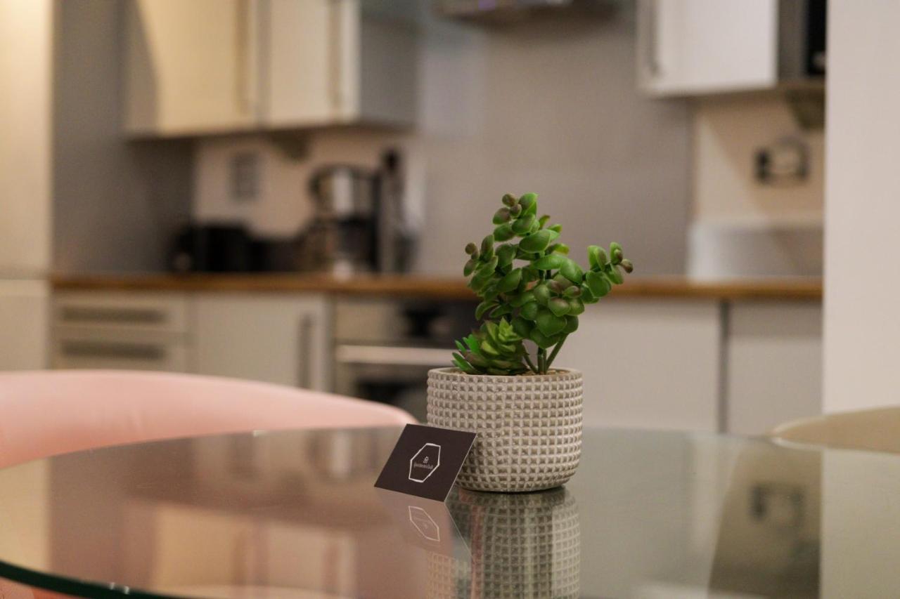 Canary Wharf & O2 Apartment London
