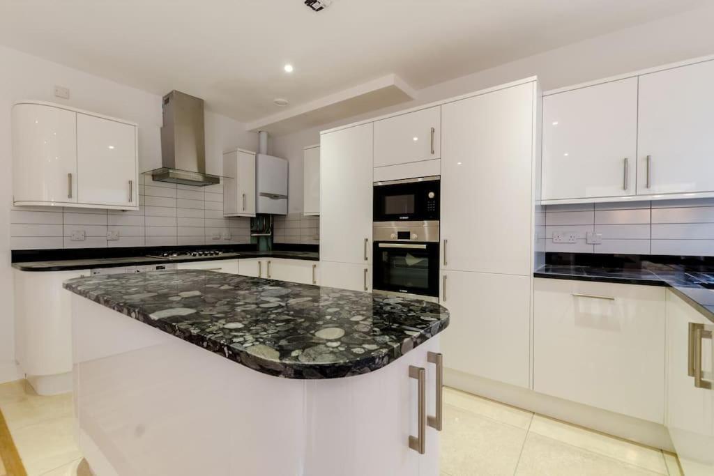 3 Benbow Mews Apartment