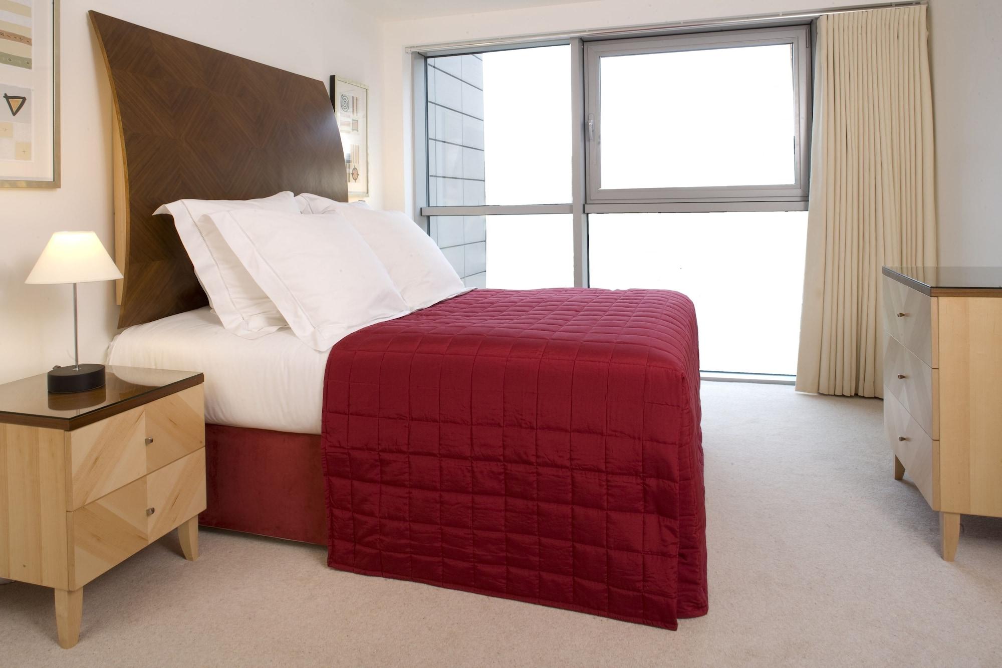 Marlin Stratford Apartahotel 4*