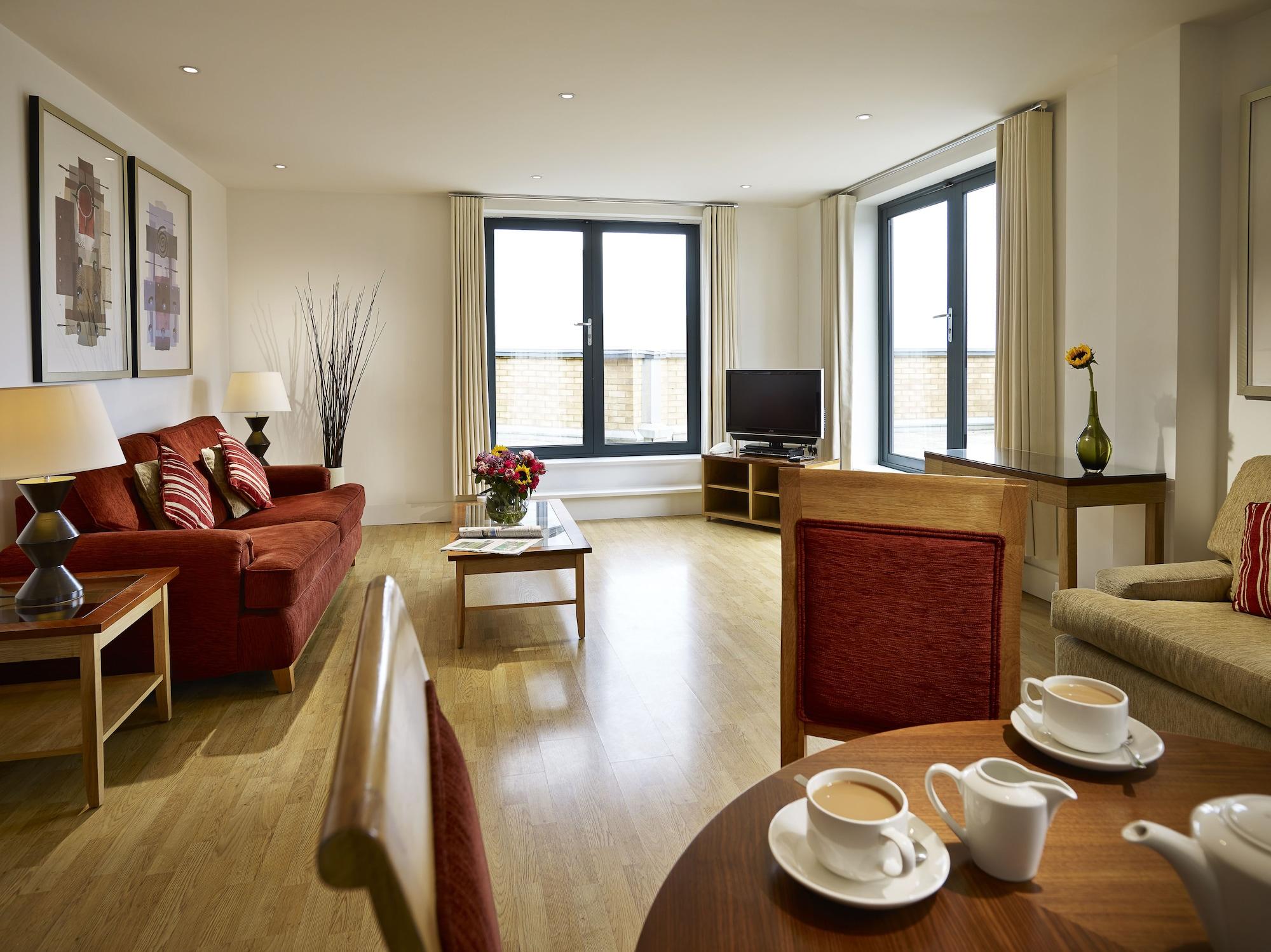 Apartahotel Marlin Stratford 4*