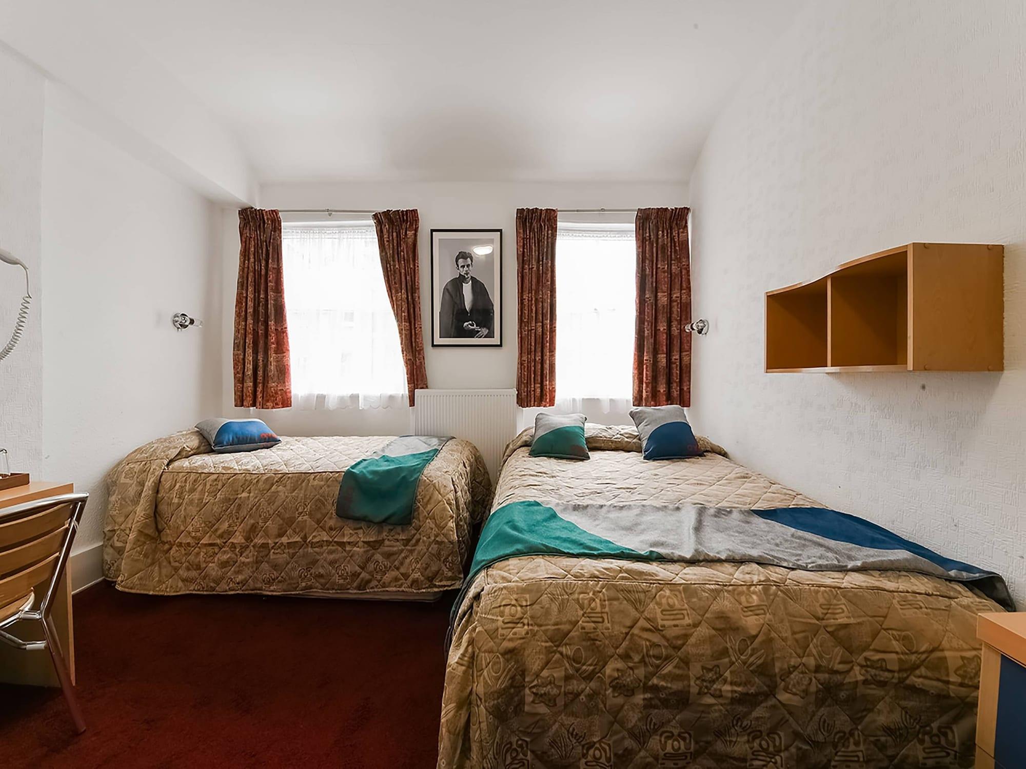 Hotel Boston Court 3*