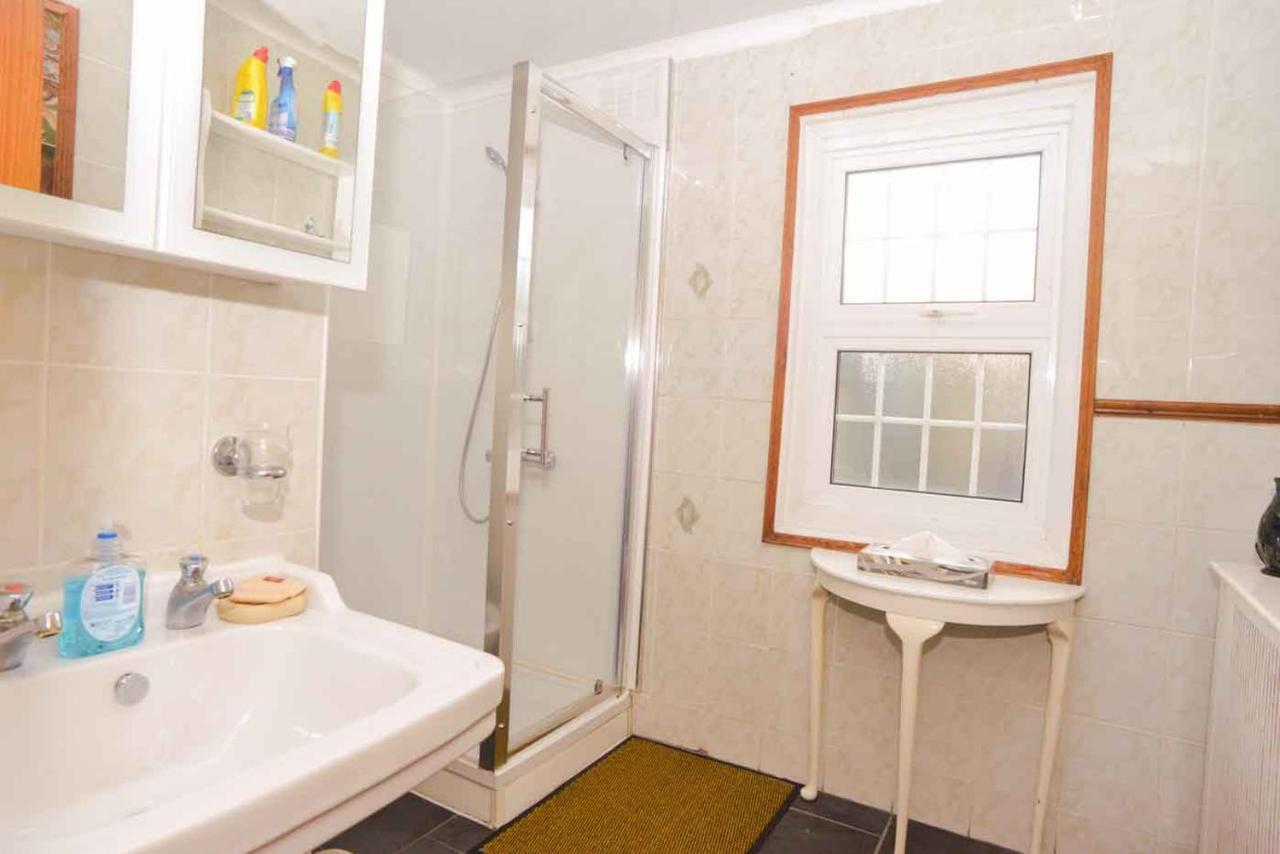 Pedro Host Family Habitación en casa particular Londres