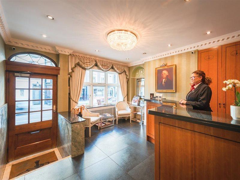 44 Curzon Street By Mansley 4* London