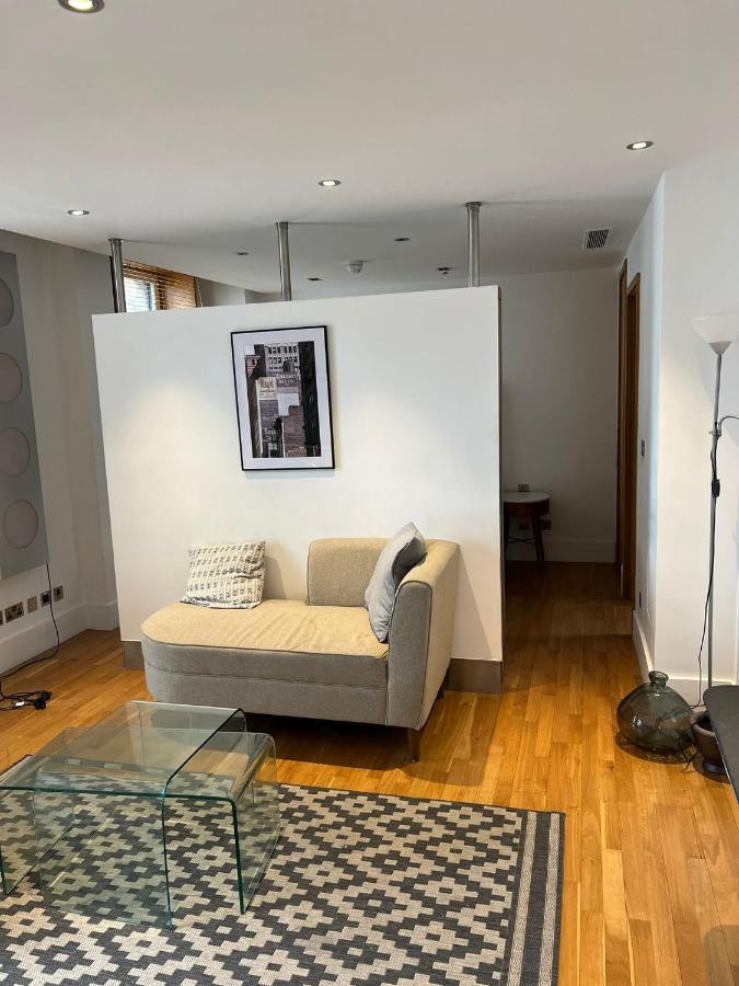 Piccadilly Circus Luxury Studio * Londen