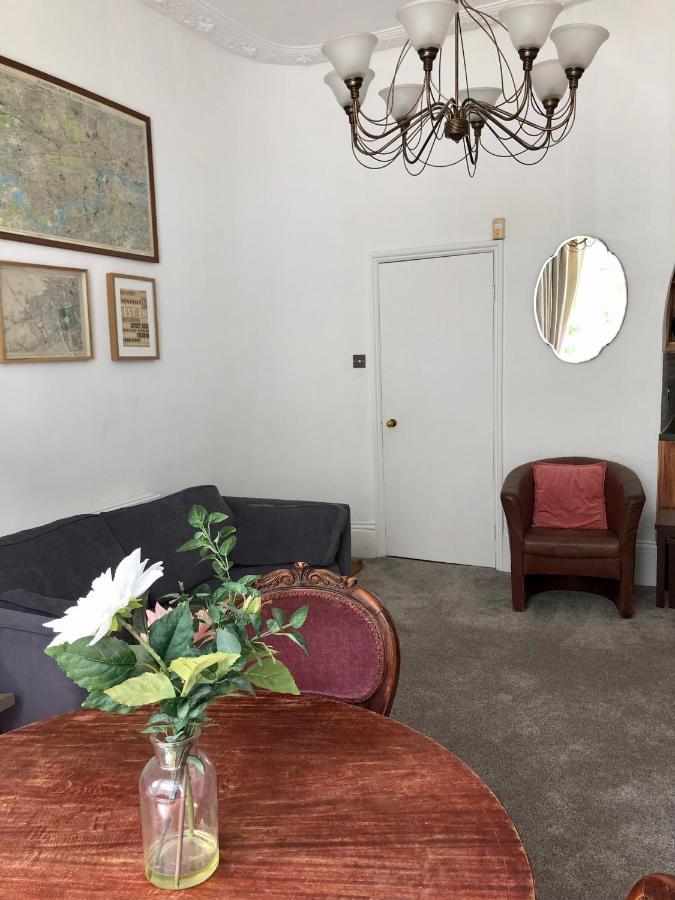 Olympia W14 Two-bedroom Apartment London