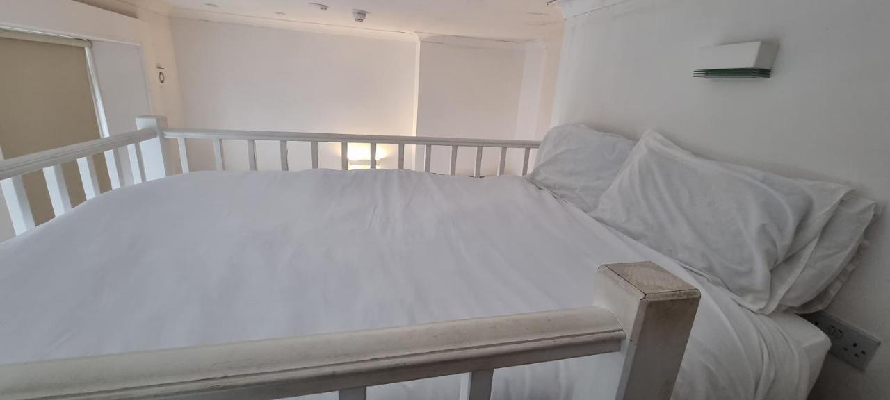 Apartment Hyde Park London
