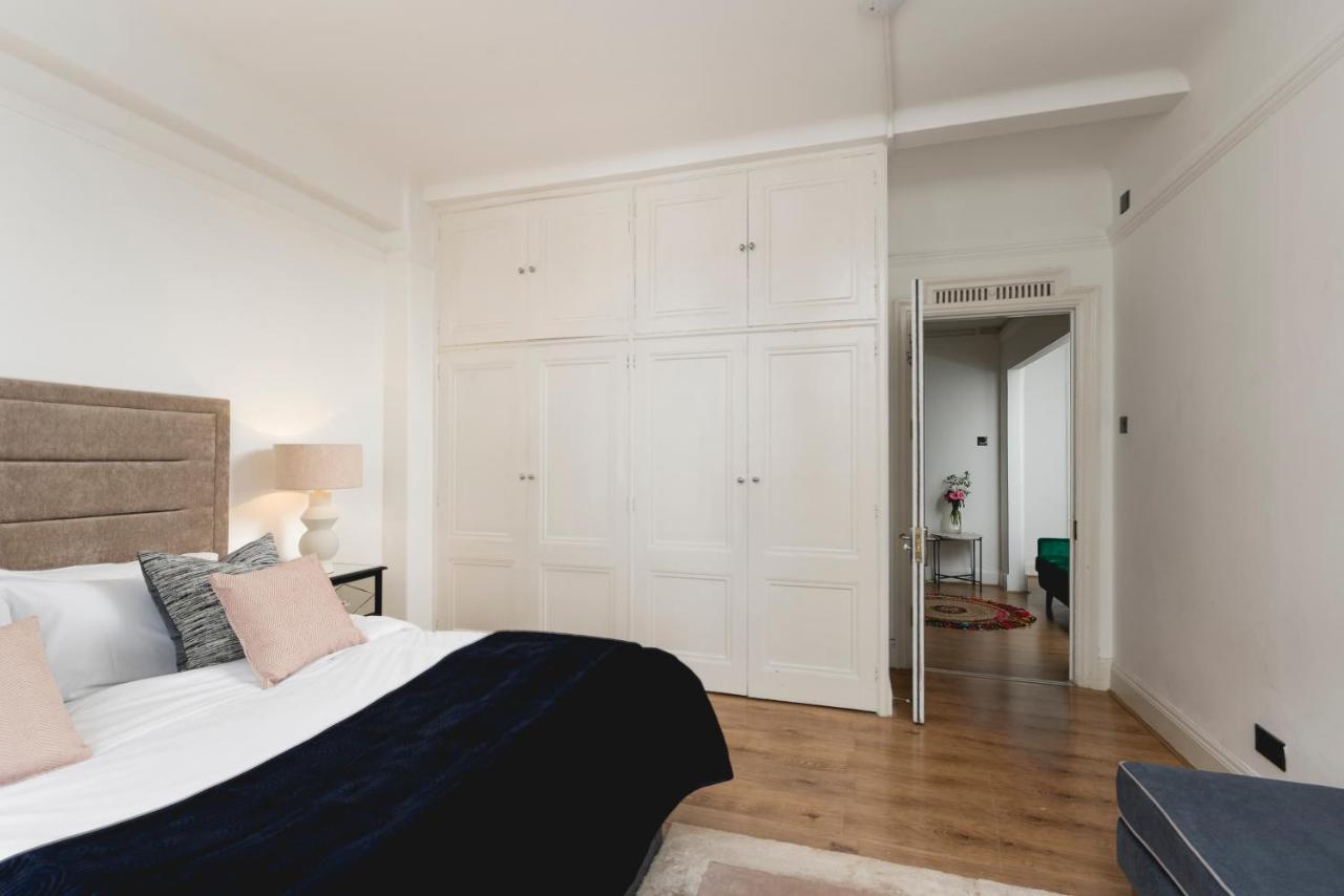 Apartment **authentic & Spacious 5 Bed Apartment/hyde Park**