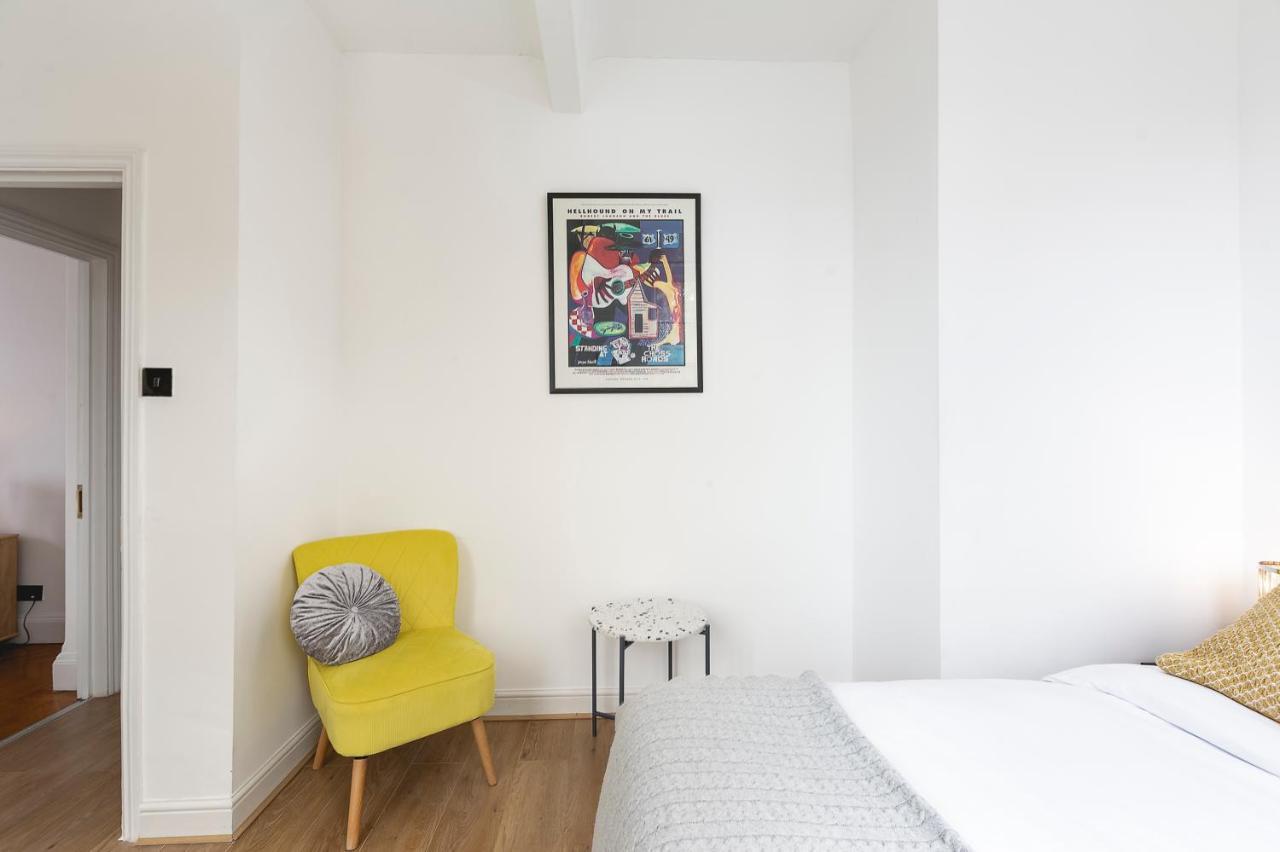 **authentic & Spacious 5 Bed Apartment/hyde Park** Apartment *