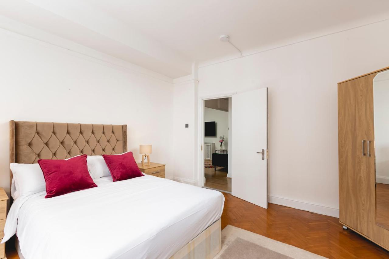 **authentic & Spacious 5 Bed Apartment/hyde Park**