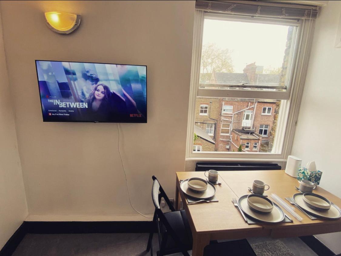 Complete 1 Bedroom With Wi-fi, Kitchen, Tv In Heart Of Chiswick, Apartment London