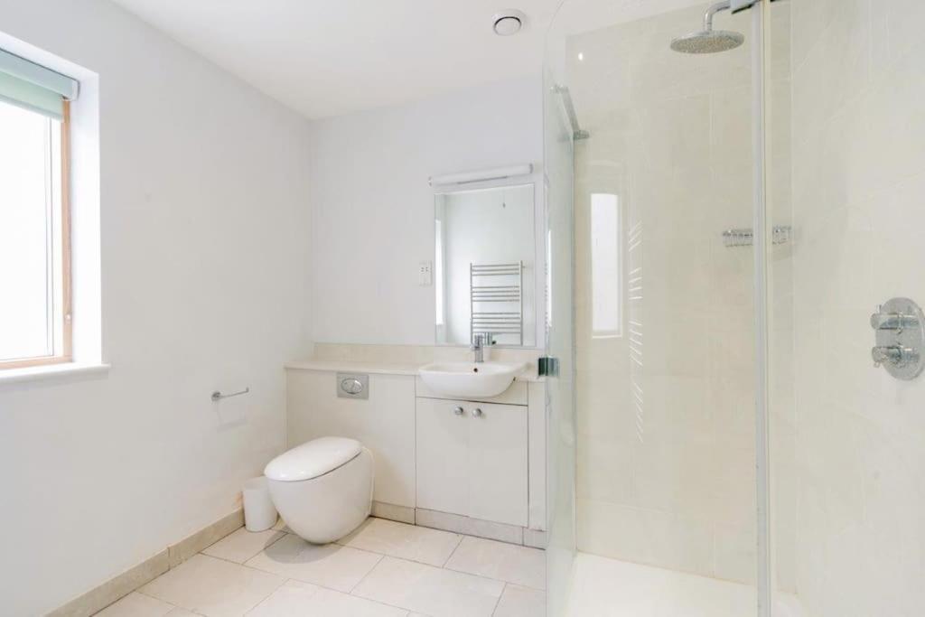 3 Benbow Mews * London