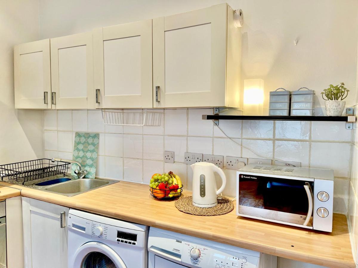 Cosy Private Flat Waterloo Station London